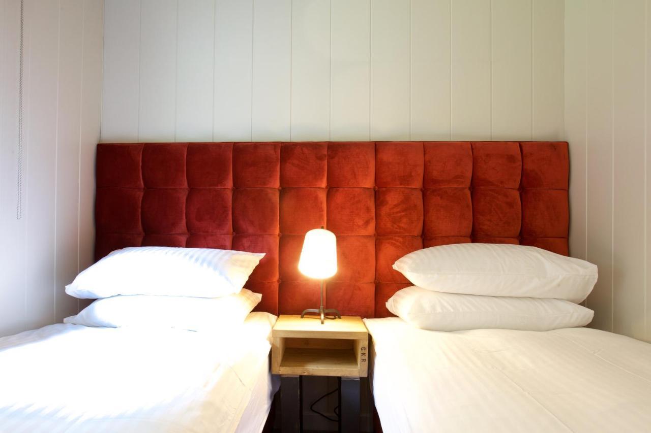 Loch Tay Highland Lodges And Glamping Park Morenish Exteriör bild