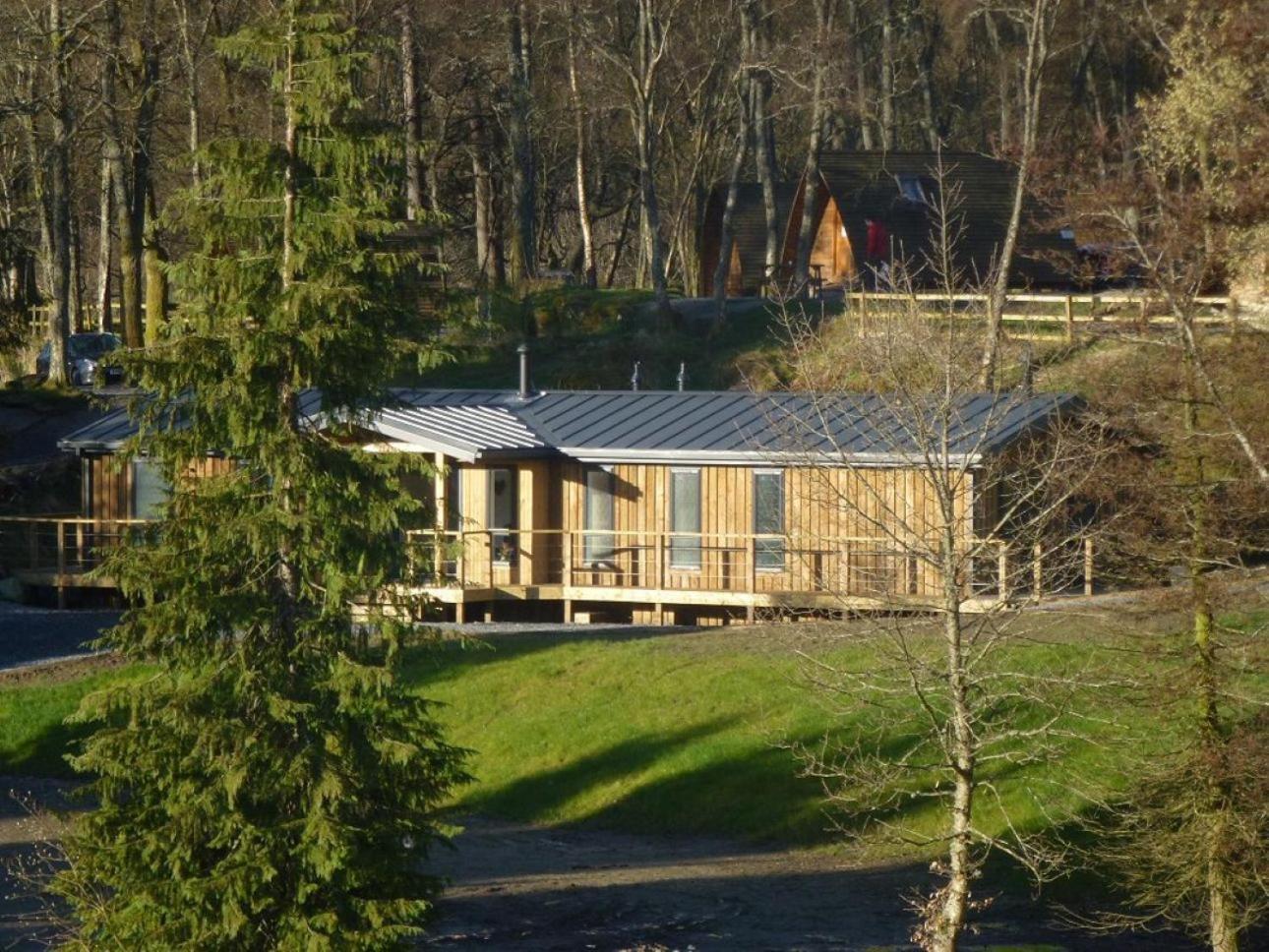 Loch Tay Highland Lodges And Glamping Park Morenish Exteriör bild